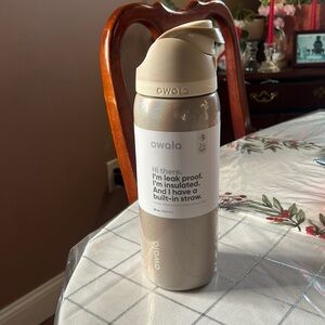 Brand New Limited Edition Sold Out Holiday Owala